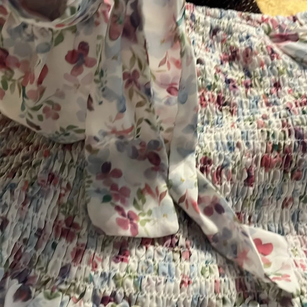 Fashion To Figure White,pink,blue,purple & green Floral Top w/tie sleeves - Picture 14 of 16